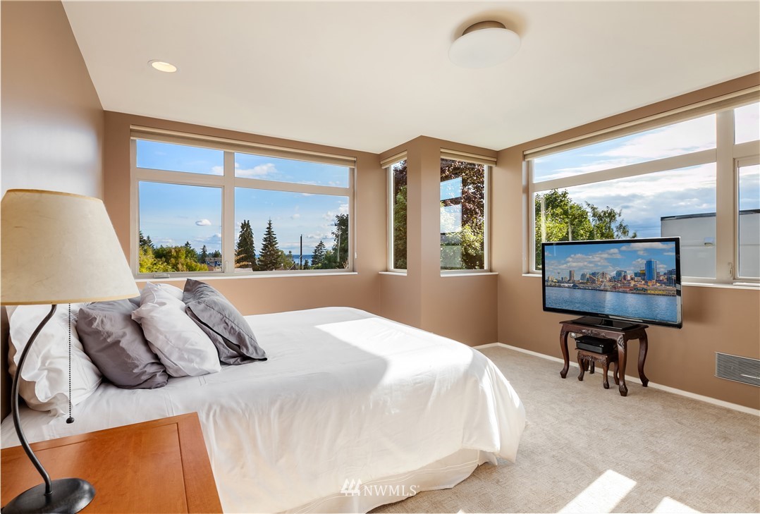 3941 Southwest Kenyon Street Seattle, WA 98136 - Photo 9 of 13 Gallery Image 9