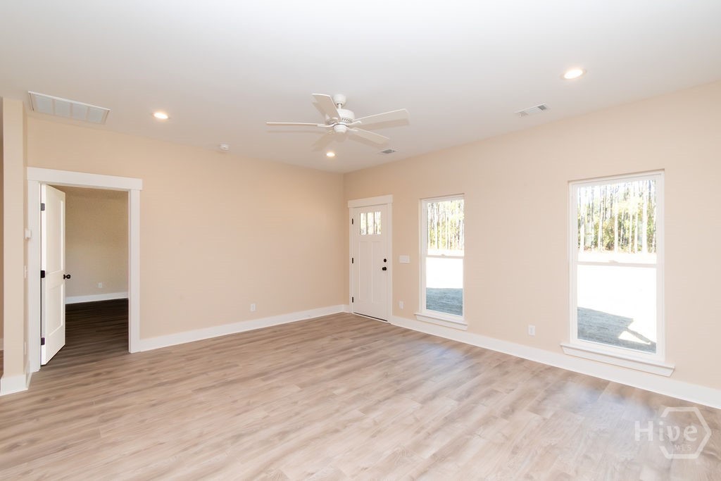 1347 Old Tusculum Road Springfield, GA 31329 - Photo 12 of 32 Livingroom