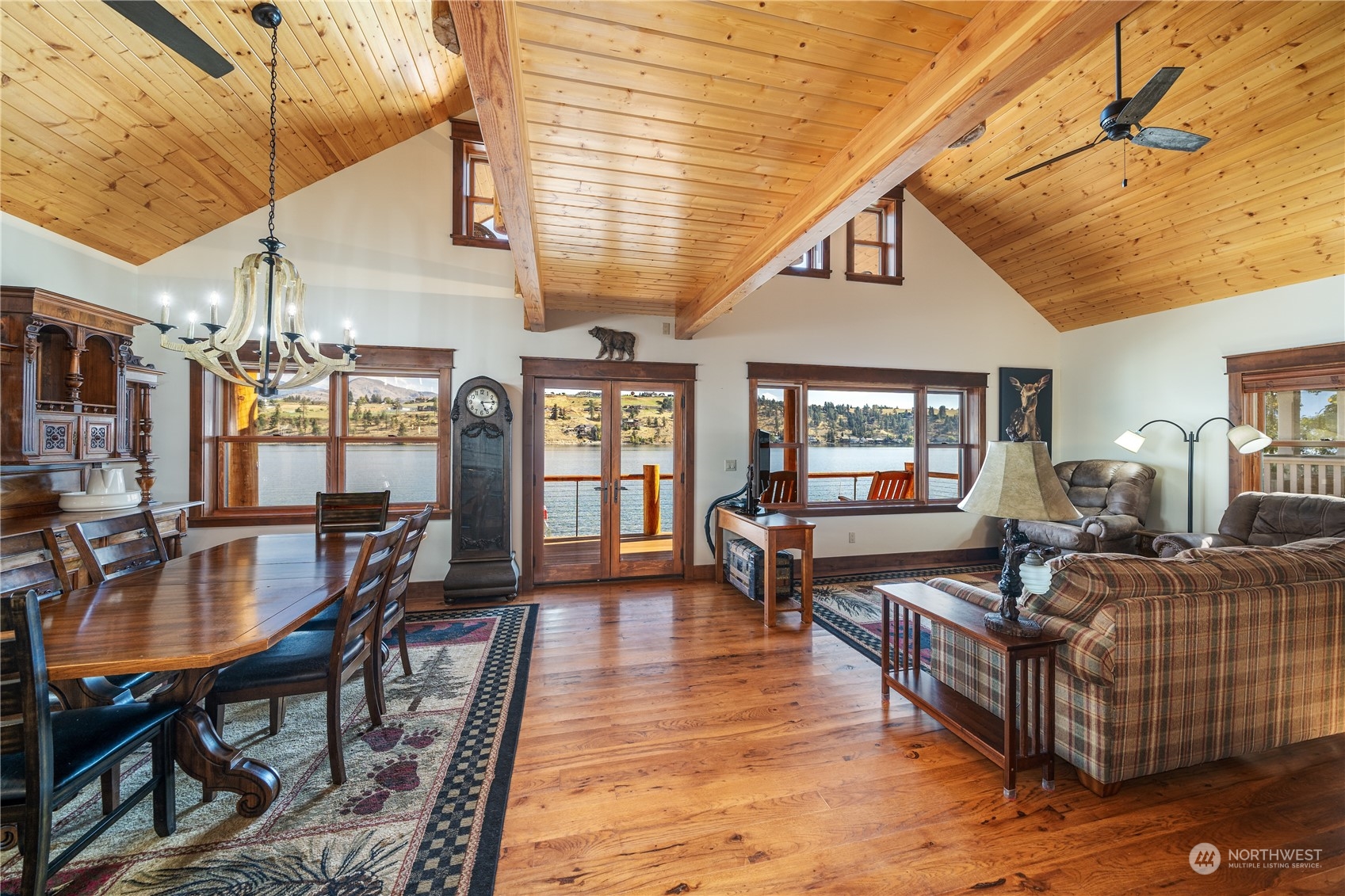 11830 South Lakeshore Road Chelan, WA 98816 - Photo 17 of 39 Gallery Image 17