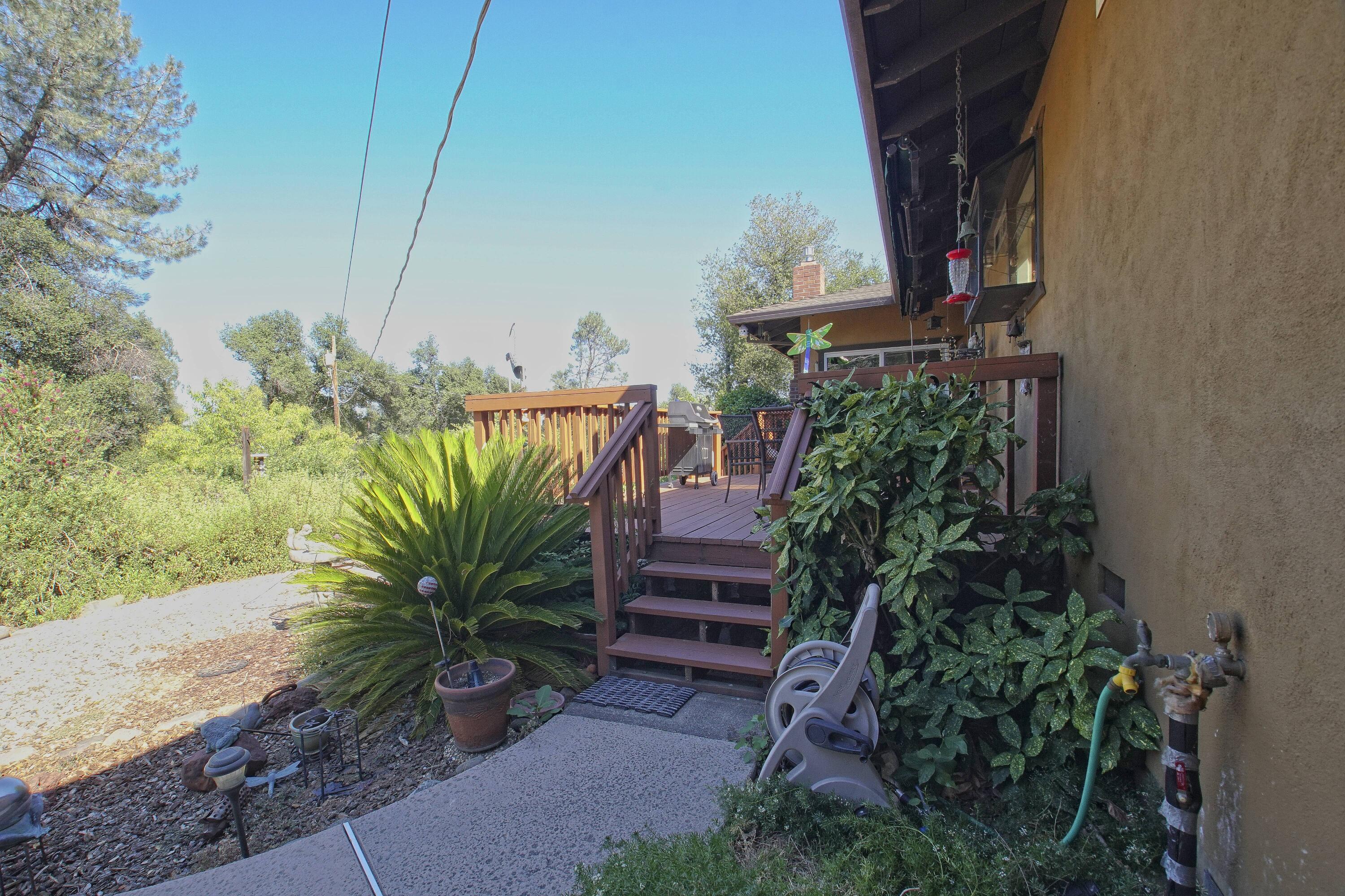 8489 Valley View Road Redding, CA 96001 - Photo 11 of 61 Side Deck