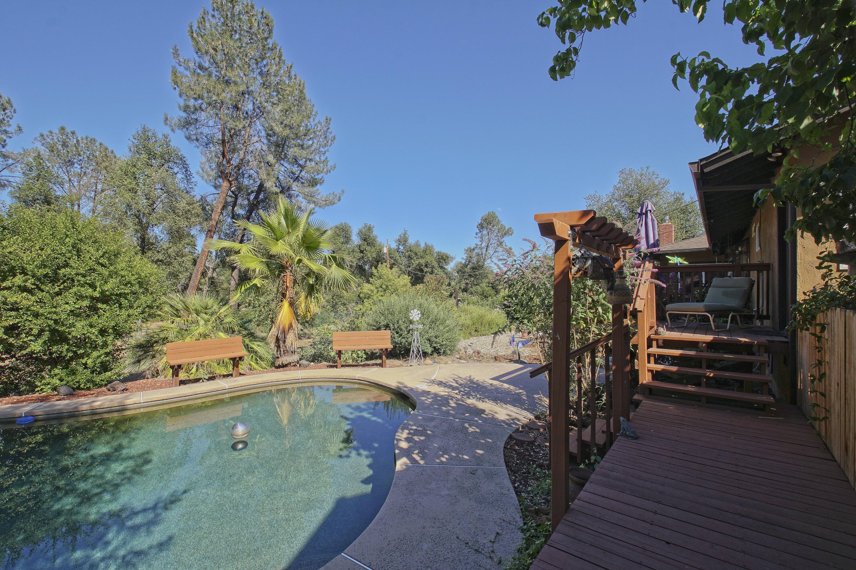 8489 Valley View Road Redding, CA 96001 - Photo 12 of 61 Steps to Pool