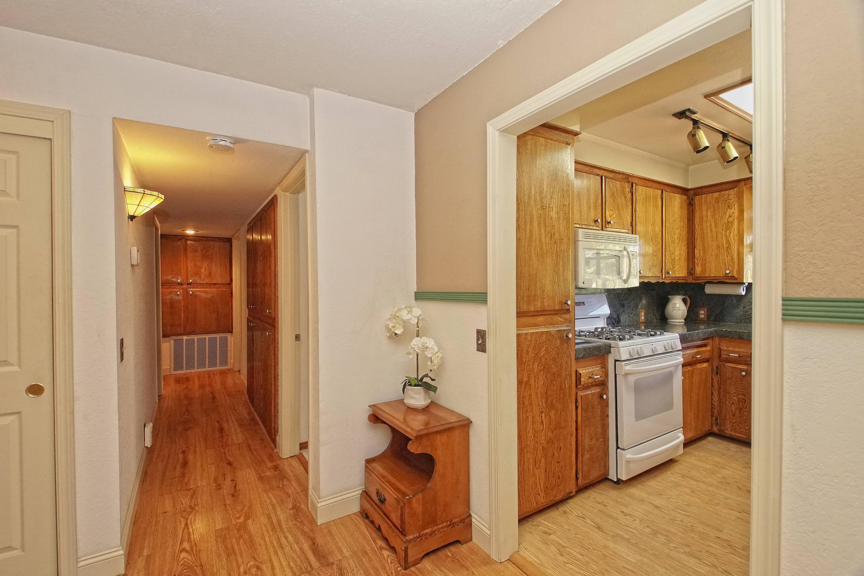 8489 Valley View Road Redding, CA 96001 - Photo 14 of 61 Kitchen
