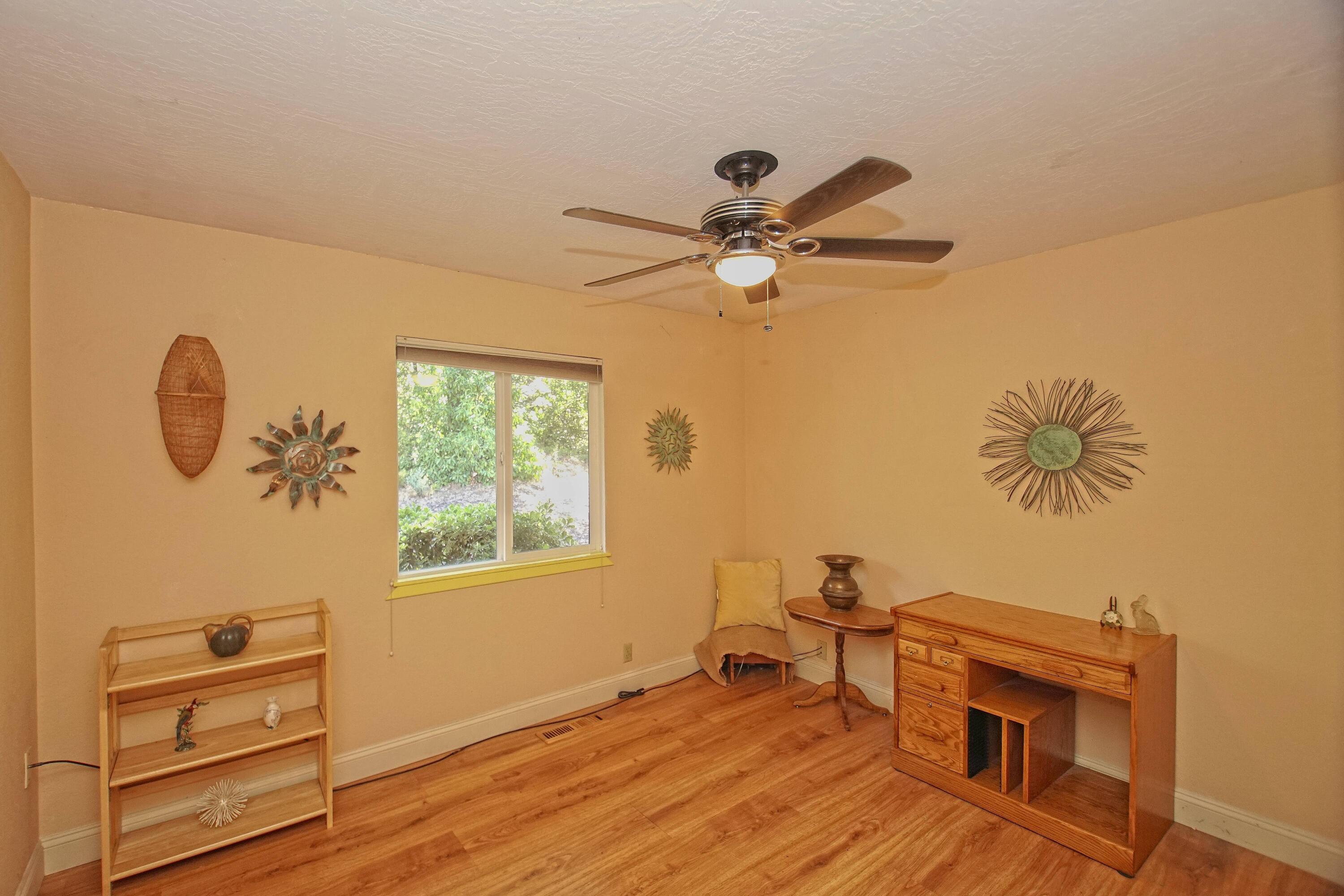 8489 Valley View Road Redding, CA 96001 - Photo 31 of 61 Bedroom 2