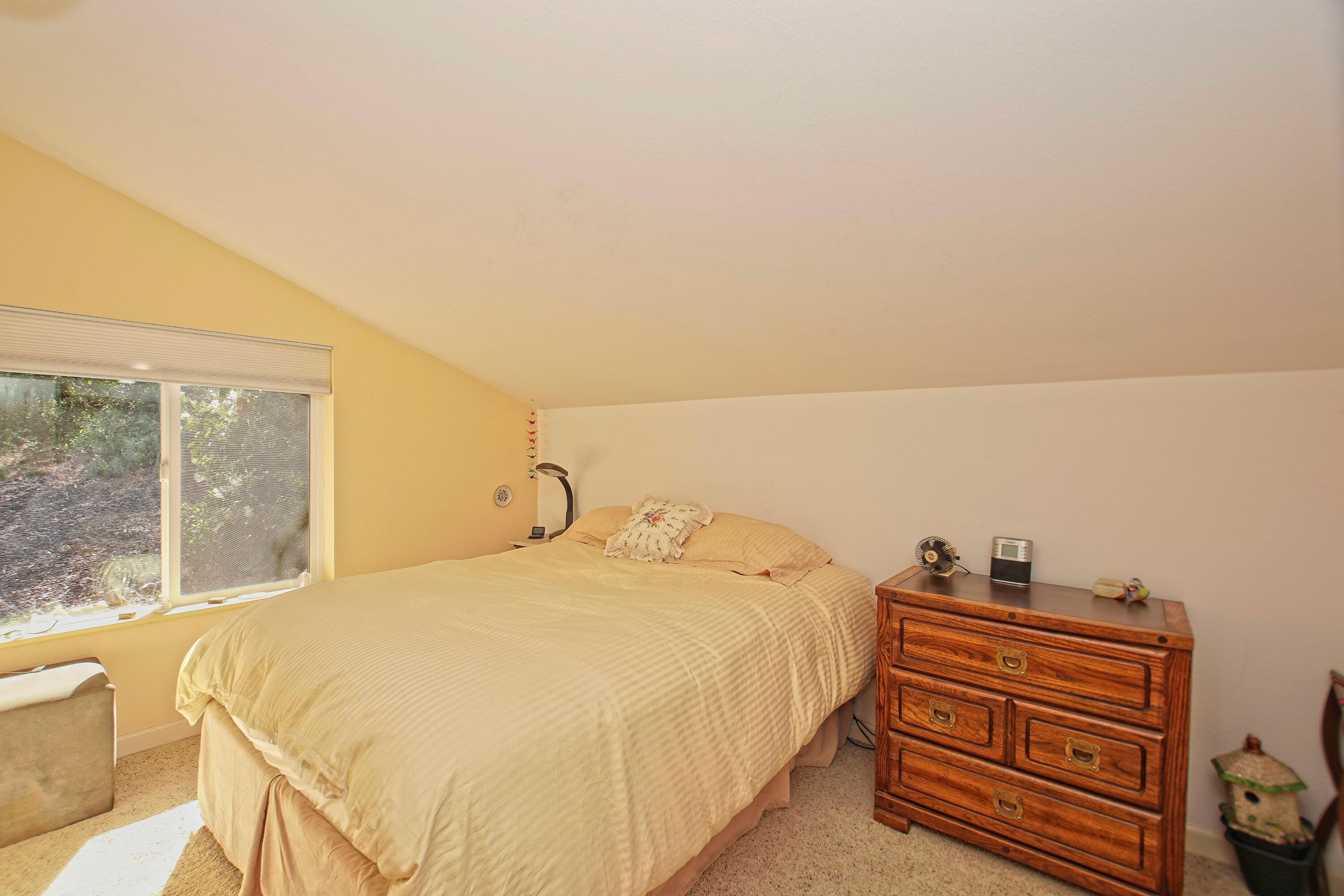 8489 Valley View Road Redding, CA 96001 - Photo 40 of 61 Bedroom