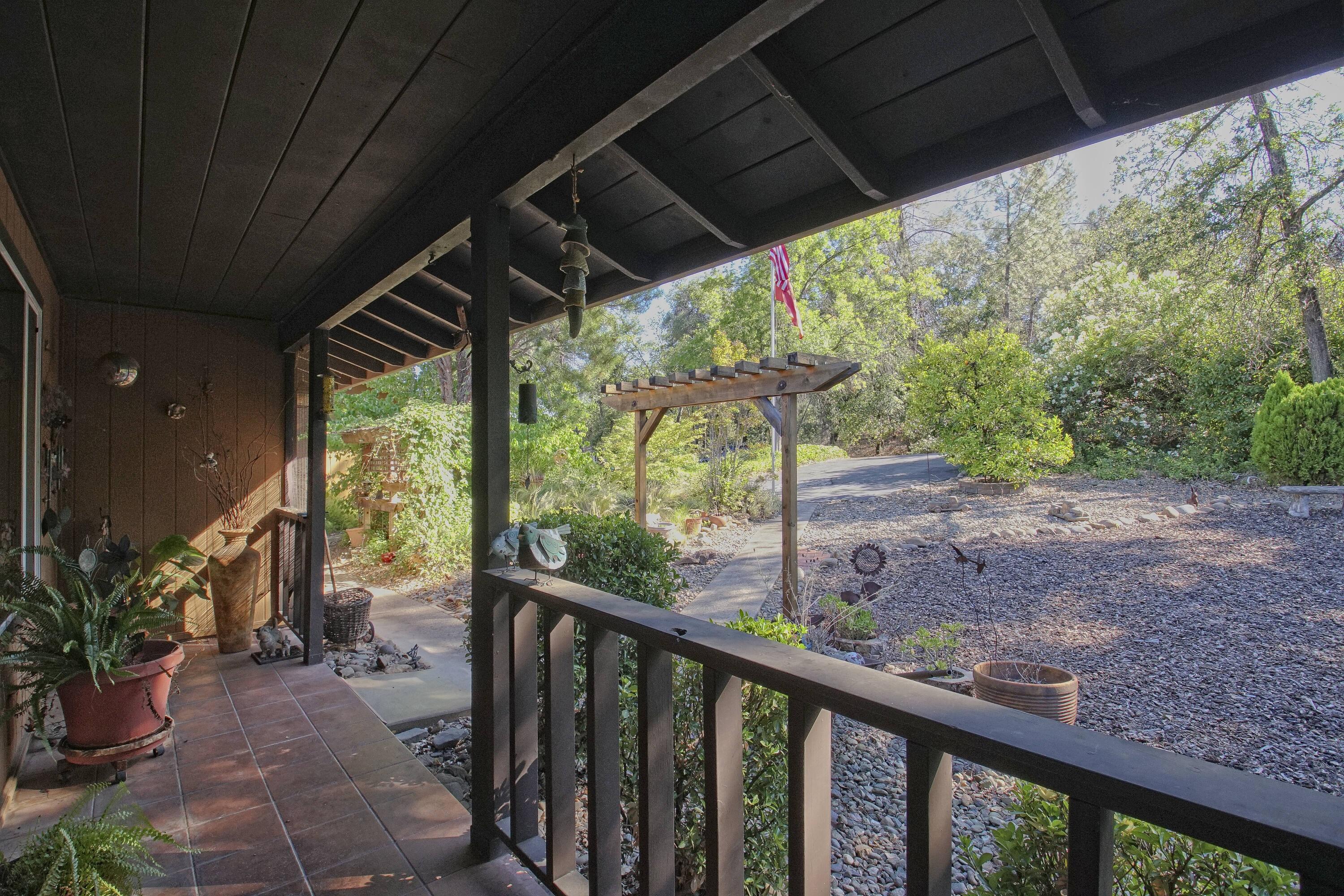 8489 Valley View Road Redding, CA 96001 - Photo 7 of 61 Porch View
