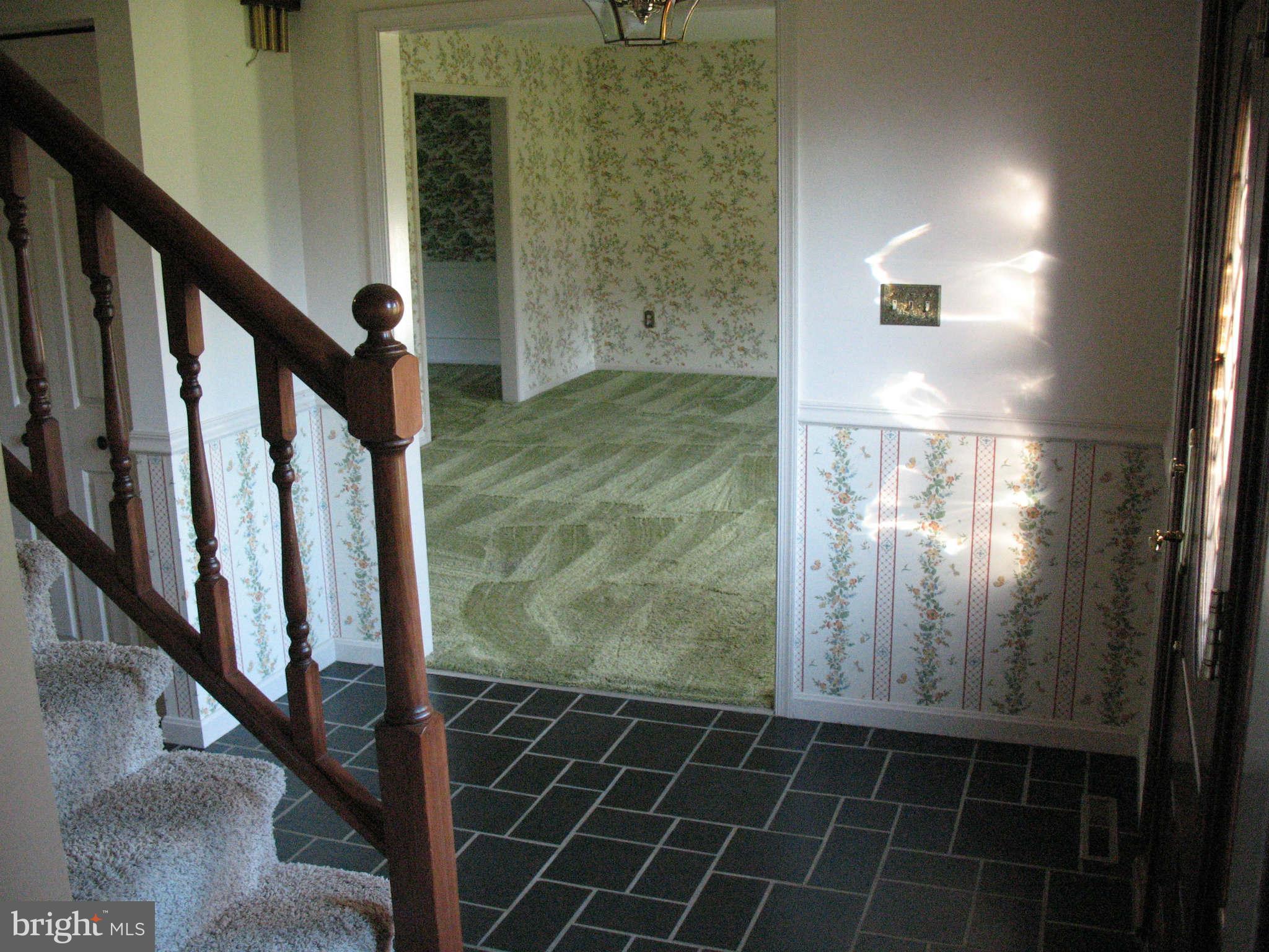 3908 Eland Road Phoenix, MD 21131 - Photo 6 of 28 Foyer from FR