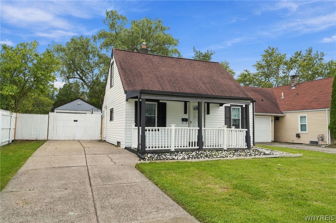 61 Spruce Road Amherst, NY 14226 - Photo 2 of 39 Gallery Image 2