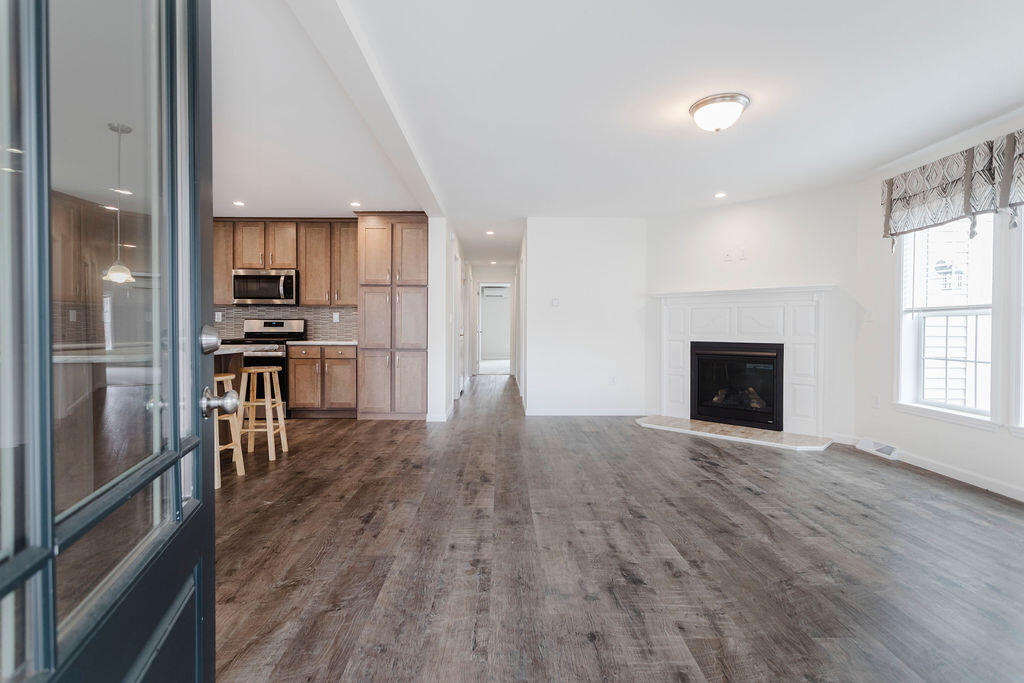 9 David Drive Scarborough, ME 04074 - Photo 3 of 13 Entryway