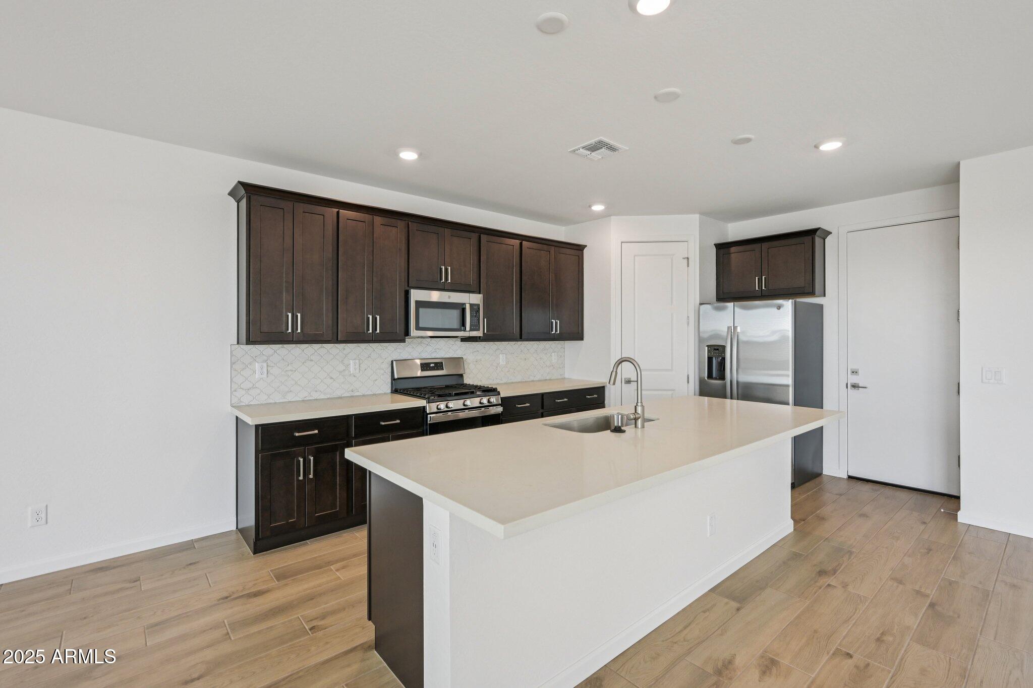 16207 West Bajada Road Surprise, AZ 85387 - Photo 11 of 45 11-web-or-mls-W Bajada Rd-S2310-011