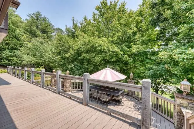$1,300,000 | 115 Dawsons Lane, Murphy, NC 28906
