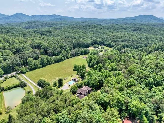 $1,300,000 | 115 Dawsons Lane, Murphy, NC 28906