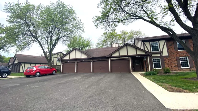 a house view with a outdoor space