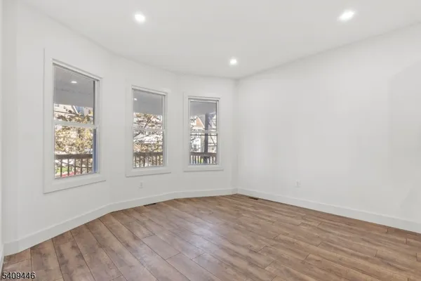 $2,950 | 855 South 14th Street, Unit 1, Newark, NJ 07108
