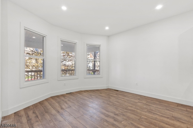 855 South 14th Street, Unit 1 Newark, NJ 07108 - Photo 4 of 29