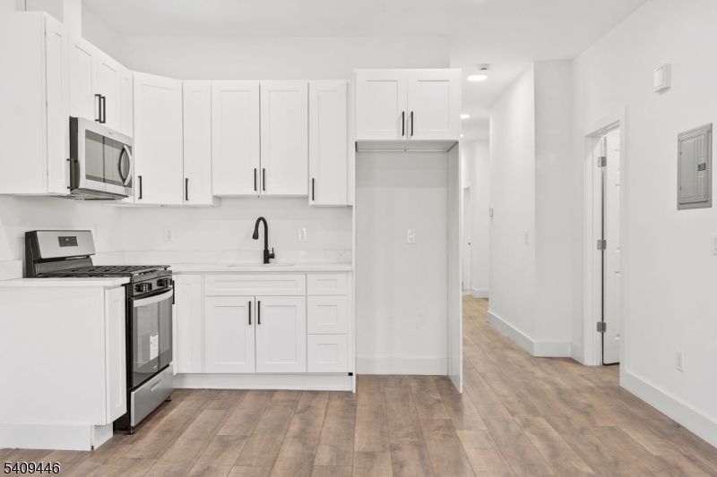 855 South 14th Street, Unit 1 Newark, NJ 07108 - Photo 8 of 29