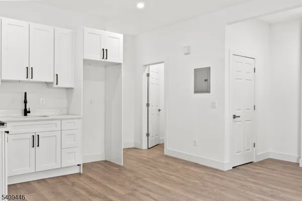 $2,950 | 855 South 14th Street, Unit 1, Newark, NJ 07108
