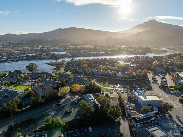 $1,899,000 | 16 Drakes View Circle, Greenbrae, CA 94904