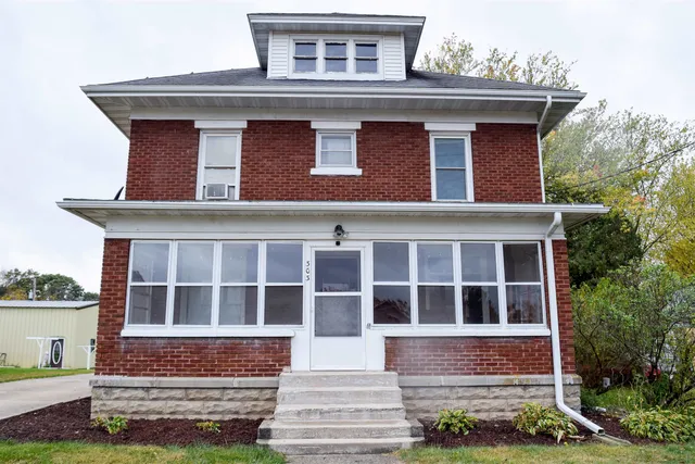 $264,999 | 303 S Park, Albany, WI 53502