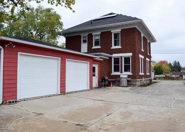 $264,999 | 303 S Park, Albany, WI 53502