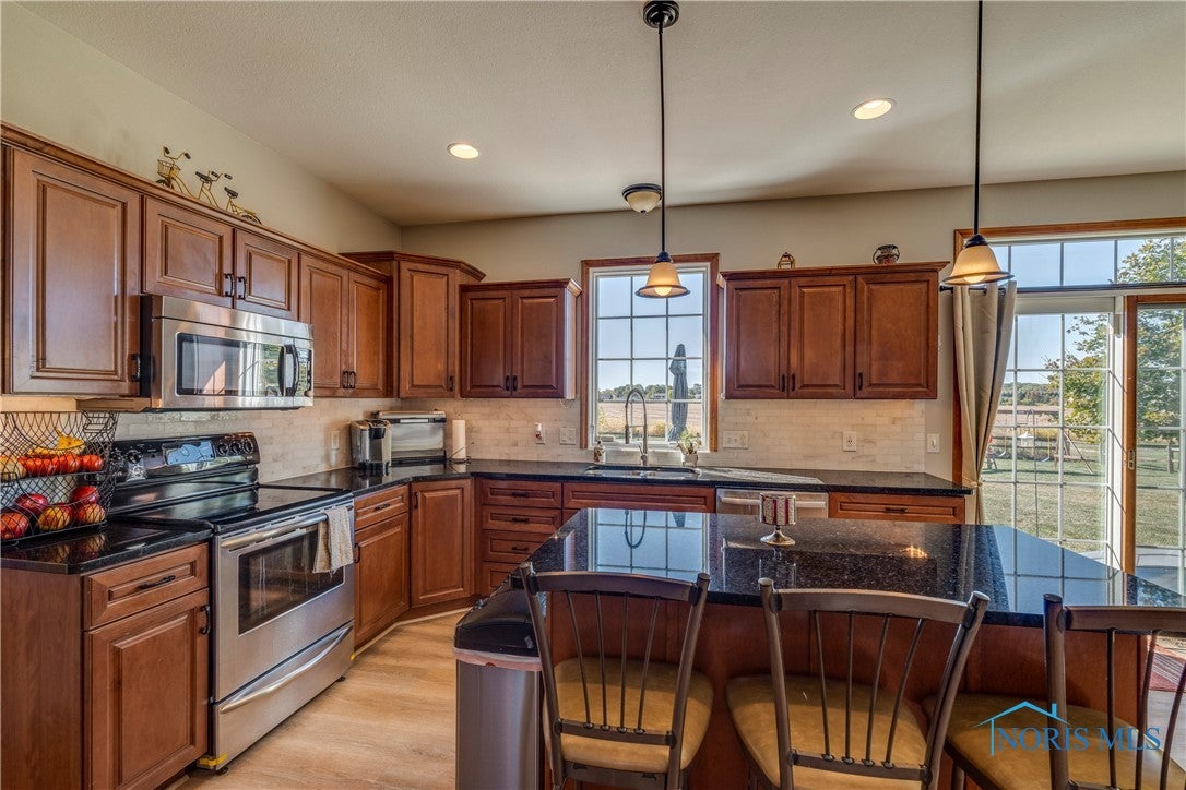 14075 Eckel Junction Road Perrysburg, OH 43551 - Photo 4 of 45 Gallery Image 4