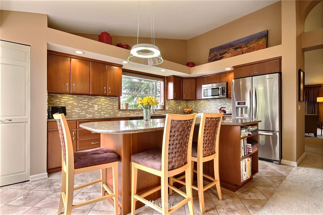 635 South 32nd Street Renton, WA 98055 - Photo 3 of 21