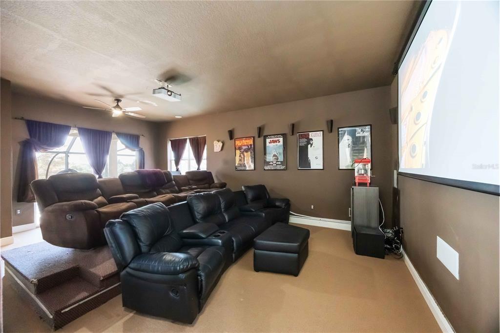 14806 Bowfin Terrace Lakewood Ranch, FL 34202 - Photo 59 of 95 a living room with furniture