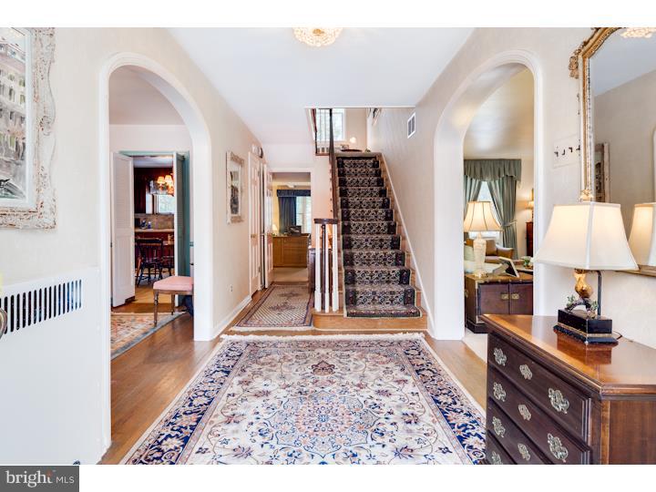 142 Heritage Road Haddonfield, NJ 08033 - Photo 2 of 24 Foyer
