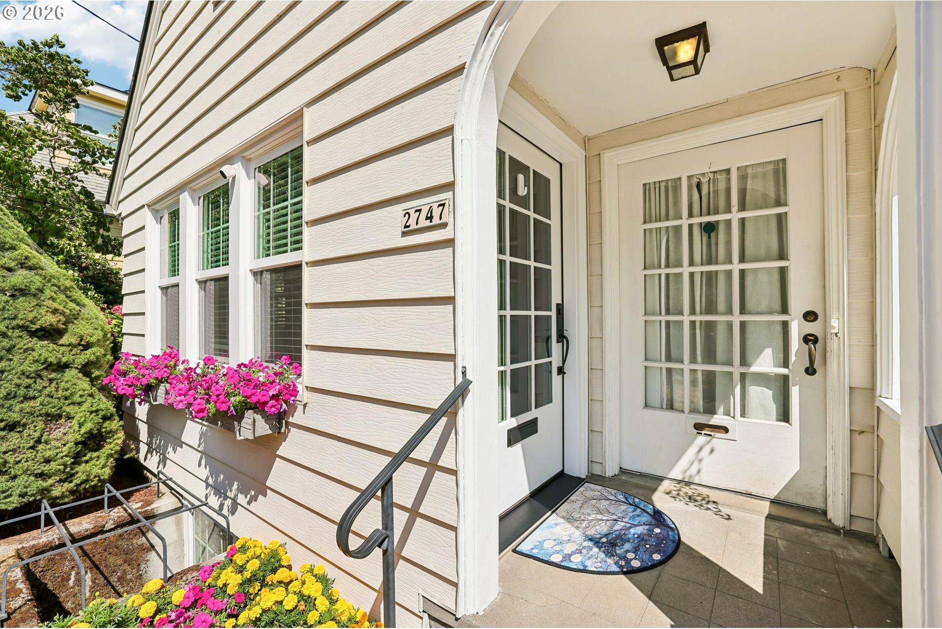 2747 Northwest Raleigh Street, Unit 2 Portland, OR 97210 - Photo 3 of 40 Gallery Image 3