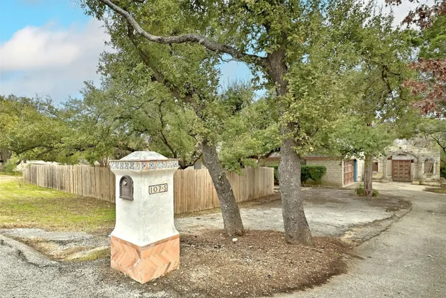 $599,000 | 107 South Cuernavaca Drive, Austin, TX 78733