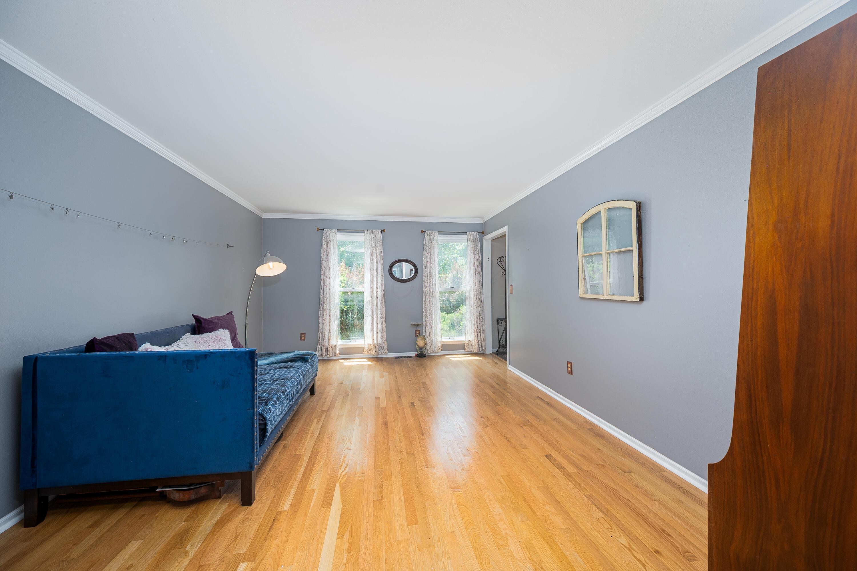 5066 Longrifle Road Westerville, OH 43081 - Photo 28 of 60 Living Room