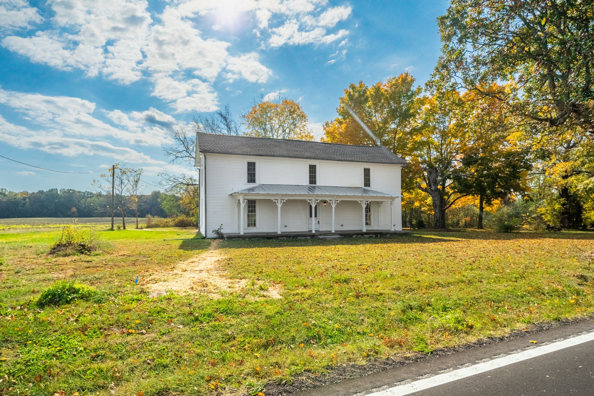 6081 Lakeview Road Springfield, TN 37172 - Photo 37 of 41 a view of a house with a swimming pool