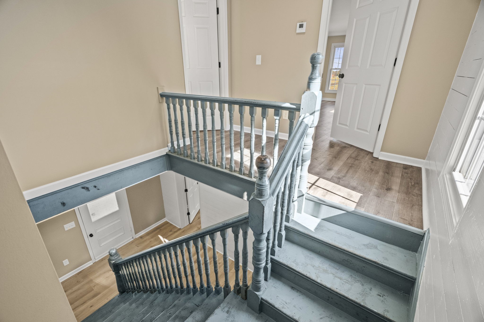 6081 Lakeview Road Springfield, TN 37172 - Photo 5 of 41 a view of entryway with wooden floor