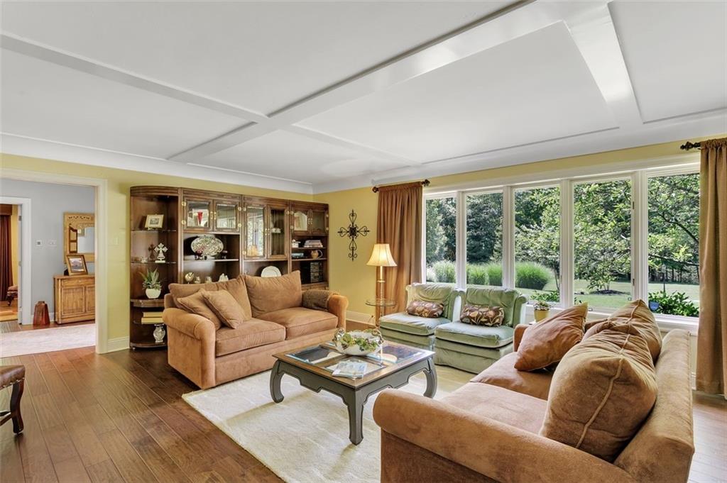 111 Rock Ridge Road Pittsburgh, PA 15237 - Photo 8 of 25 Gallery Image 8