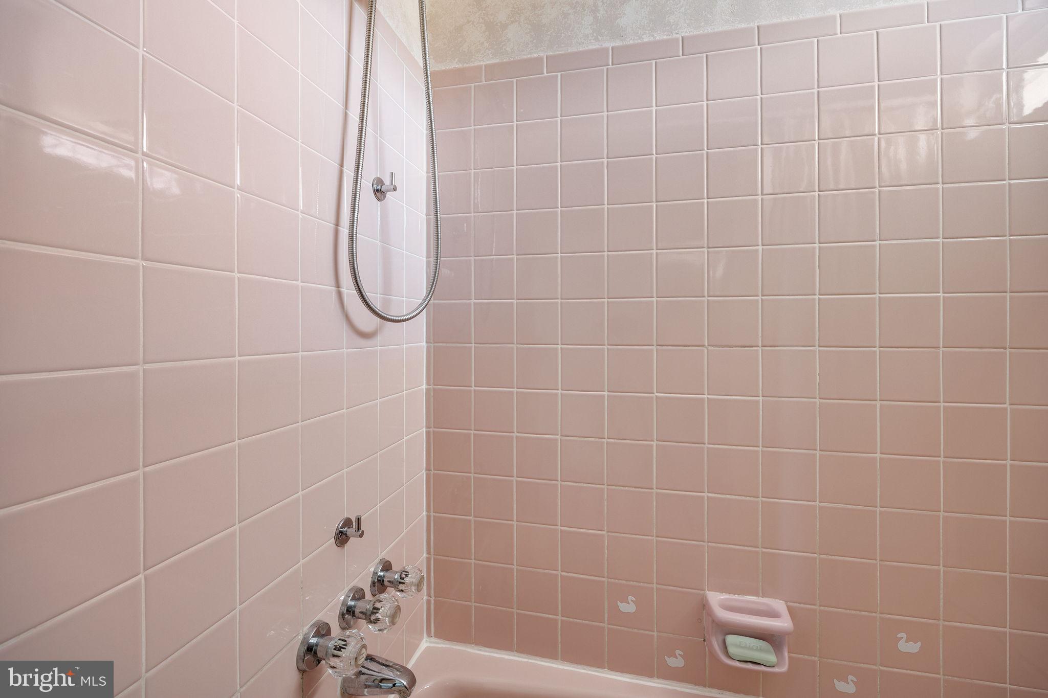 8708 Autumn Road Philadelphia, PA 19115 - Photo 31 of 37 Hallway Bathroom