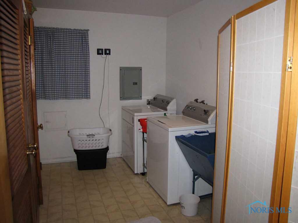 2449 Goddard Road Toledo, OH 43606 - Photo 15 of 18 Gallery Image 15