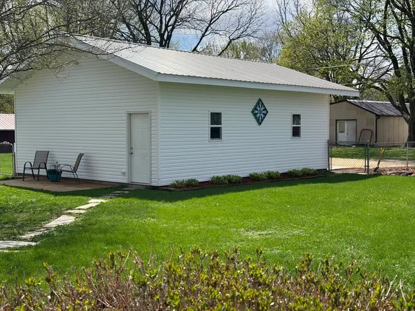 $174,900 | 224 East South Street, Franklin Grove, IL 61031