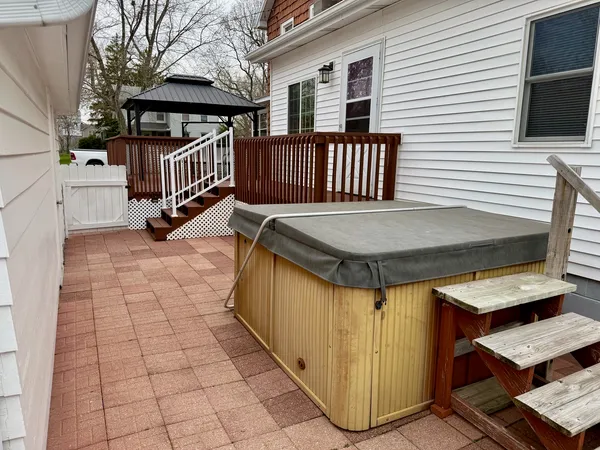 $174,900 | 224 East South Street, Franklin Grove, IL 61031