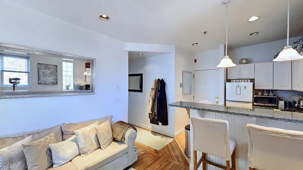 $3,595 | 91 Prince Street, Unit 16, Boston, MA 02113