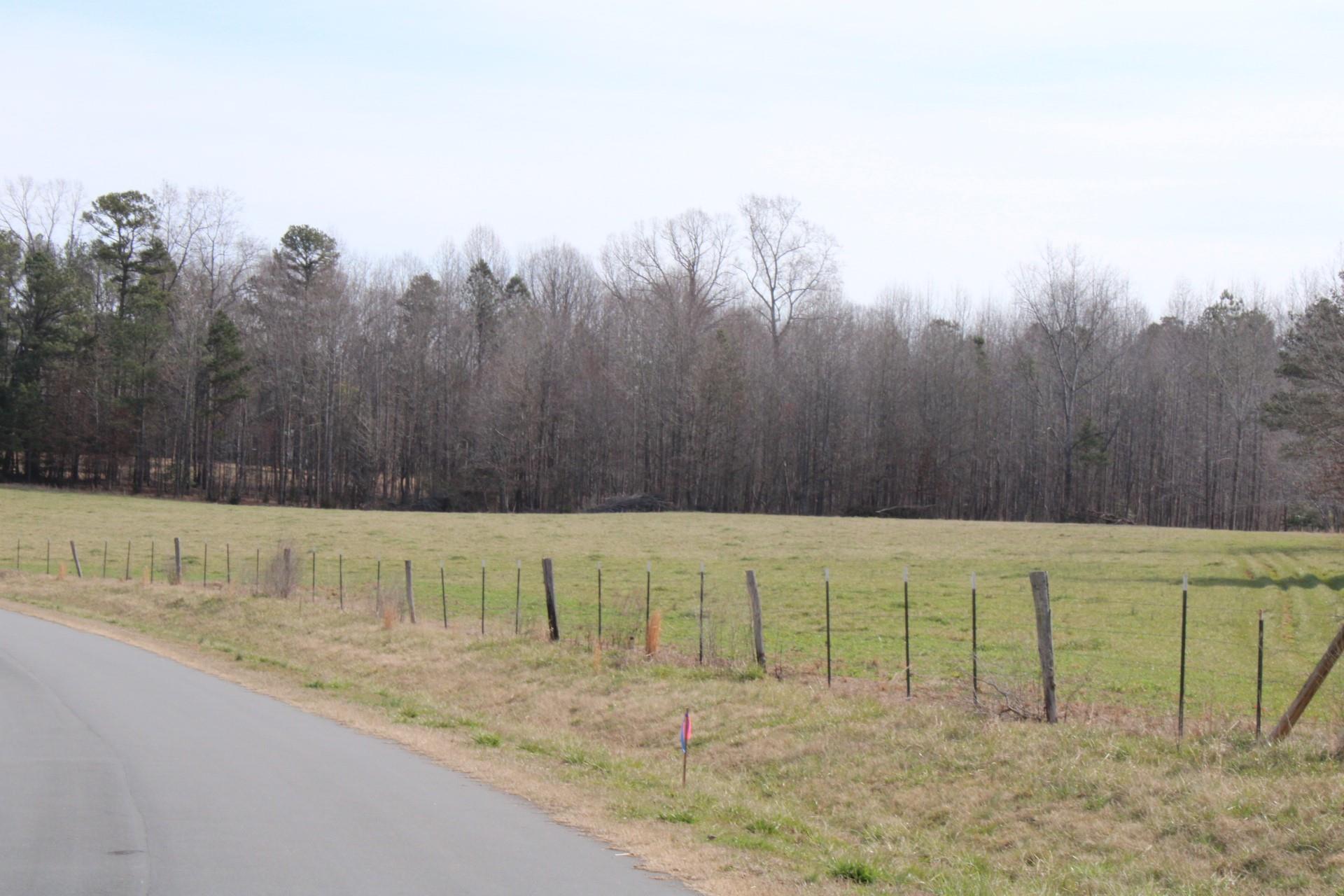 9-10 Ratchford Farm Road Gastonia, NC 28056 - Photo 5 of 29 a view of a backyard