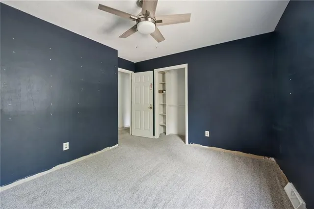 $350,000 | 9202 Greenway Lane, Lenexa, KS 66215