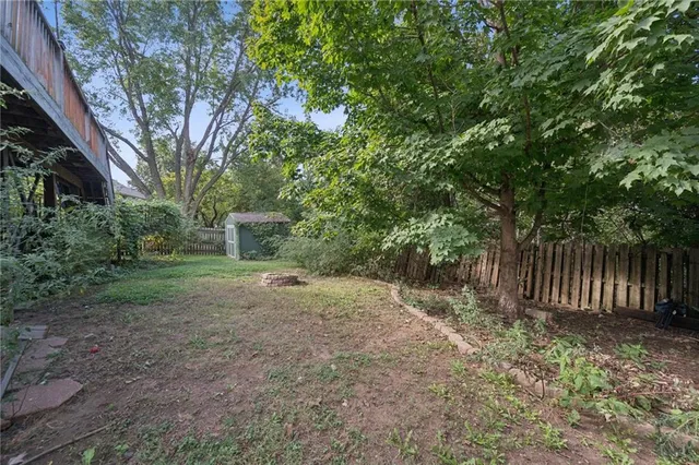 $350,000 | 9202 Greenway Lane, Lenexa, KS 66215