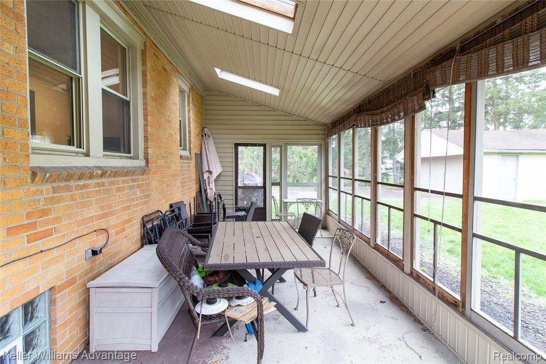 11079 Levan Road Livonia, MI 48150 - Photo 32 of 39 LevanRd_11079_FlordiaRoom.jpg