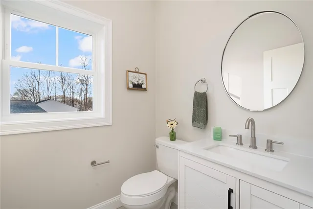 $699,900 | 44 Oldham Street, Warwick, RI 02886