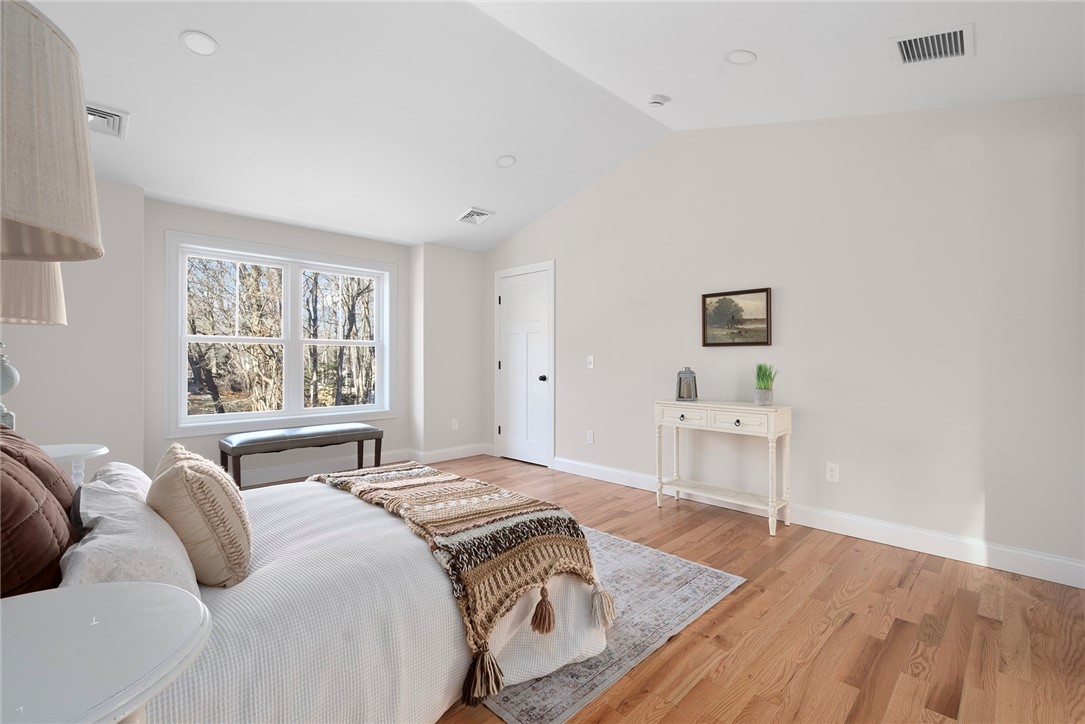 44 Oldham Street Warwick, RI 02886 - Photo 17 of 32