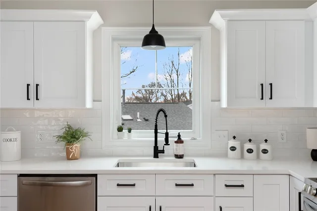 $699,900 | 44 Oldham Street, Warwick, RI 02886