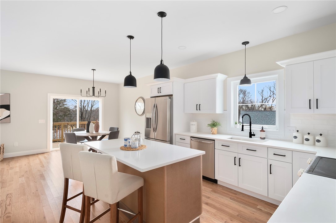 44 Oldham Street Warwick, RI 02886 - Photo 5 of 32