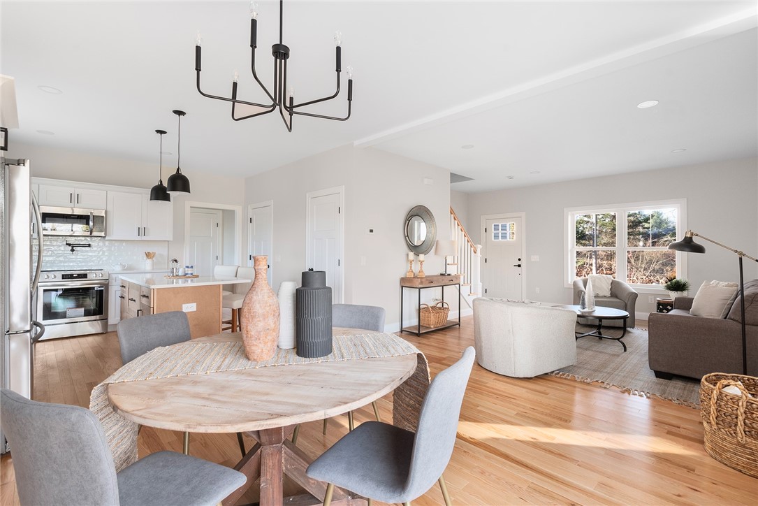 44 Oldham Street Warwick, RI 02886 - Photo 8 of 32