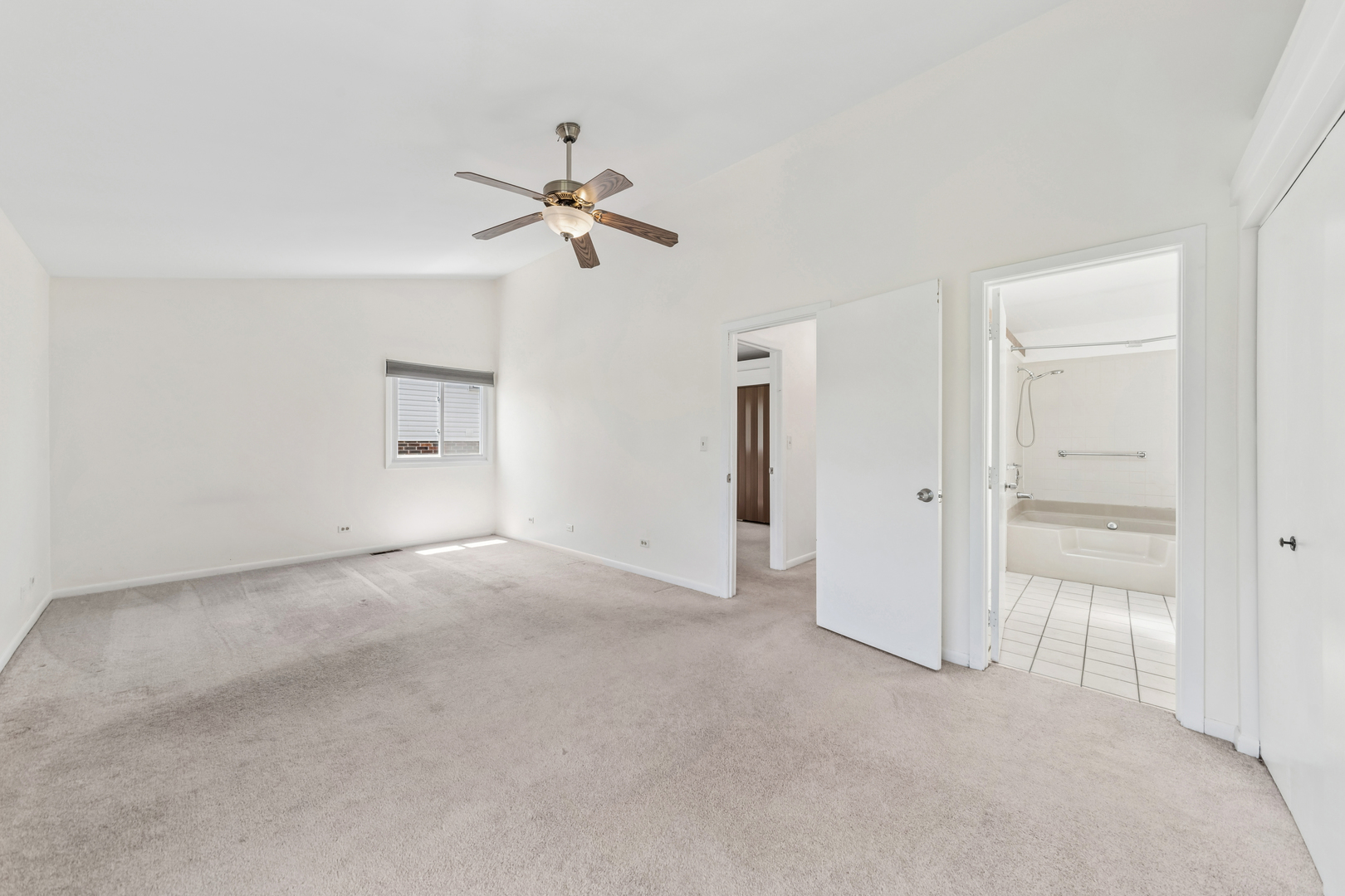 9 Morningside Drive, Unit 9 Roselle, IL 60172 - Photo 15 of 20