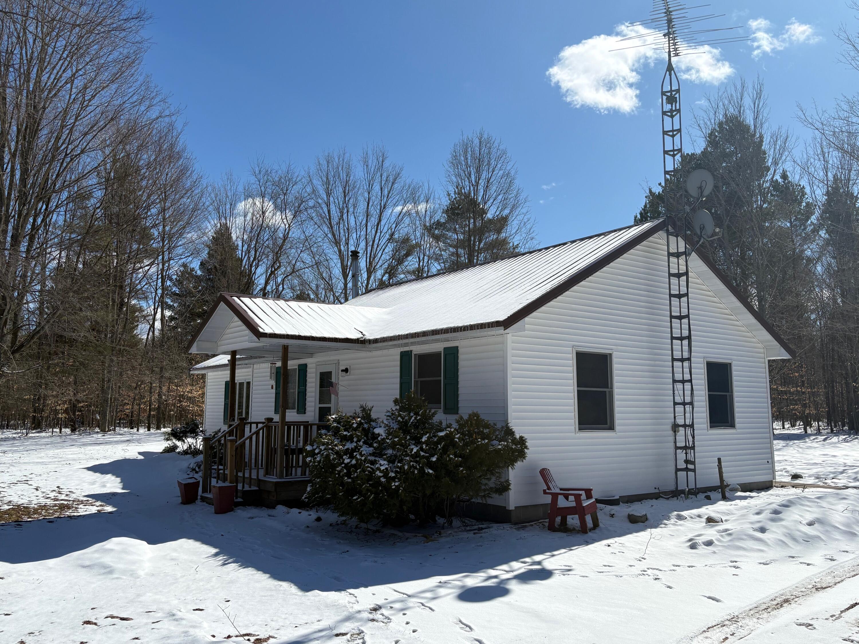 9891 Glovers Lake Road Bear Lake, MI 49614 - Photo 4 of 65 IMG_8218