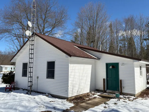 $281,000 | 9891 Glovers Lake Road, Bear Lake, MI 49614